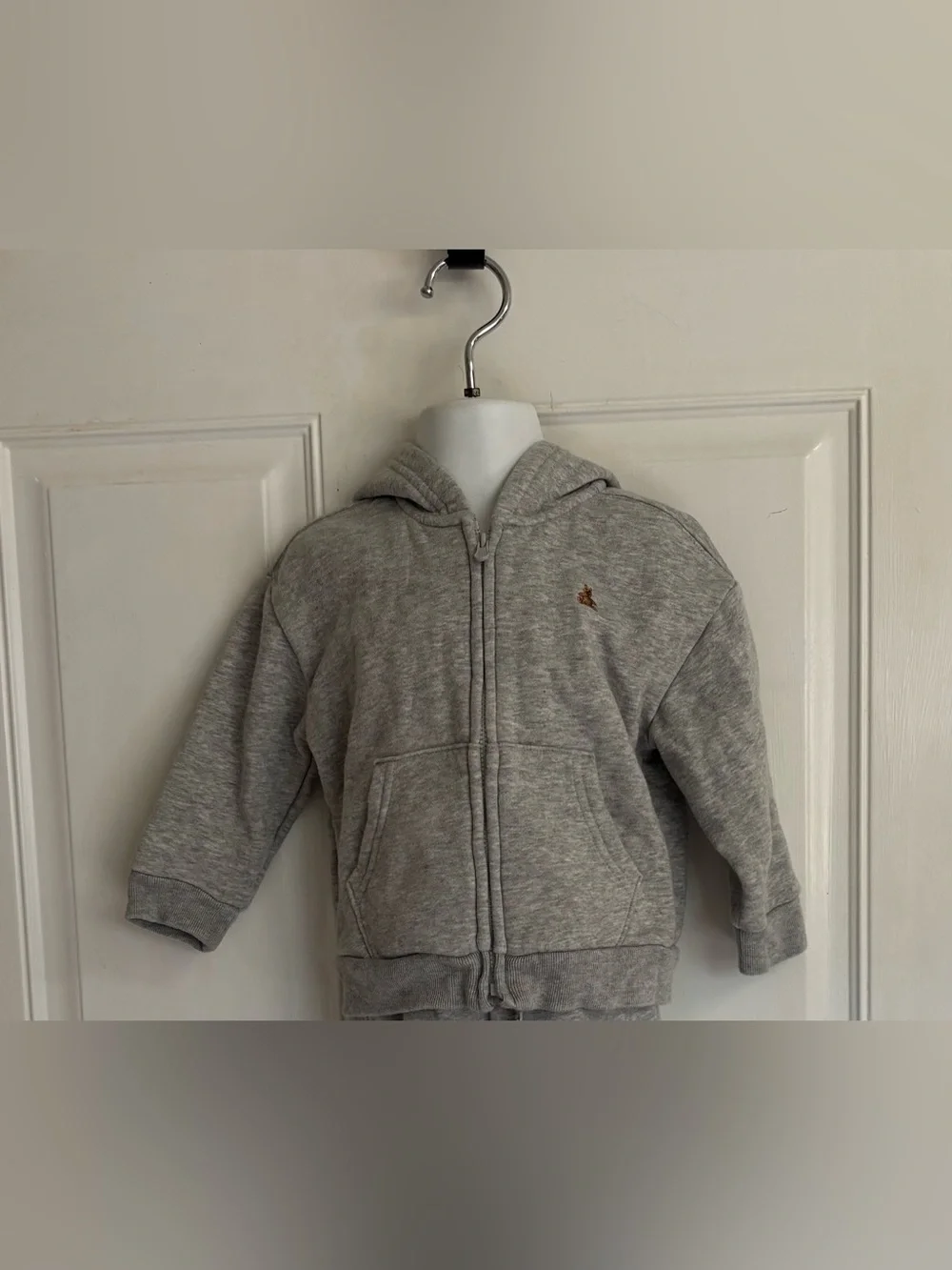 18/24m Baby Gap gray Brannan Bear Fleece long sleeve Zip Hoodie.  In EUC!